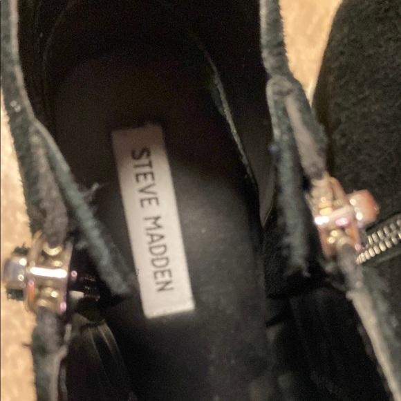Steve Madden Black 10M Suede Ankle Boots - Picture 2 of 8